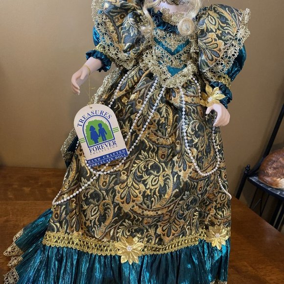 Treasures Forever Collection, William Tung, 23 1/2" Inches Tall  "Nicole" Doll - Picture 4 of 8